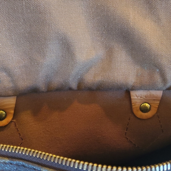Authentic Vintage LV Speedy 30 - Picture 15 of 16